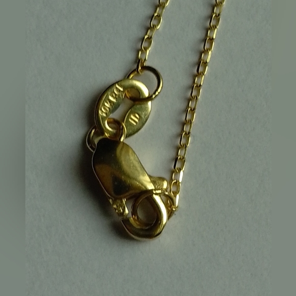 Real Canadian diamonds and 10k gold chain pendant included 16 inches Necklace - Picture 5 of 6